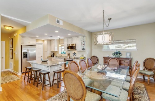 Pensacola Beach House | Two master suites and a bunk room. Come get sandy with us!