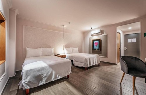 Centro Hotel | Two Modern Double Room – Comfortable Stay for 8 Guests in Mérida