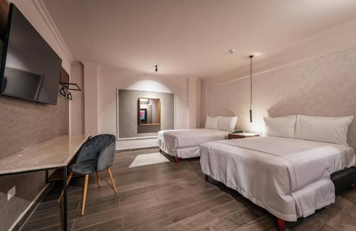 Centro Hotel | Two Modern Double Room – Comfortable Stay for 8 Guests in Mérida