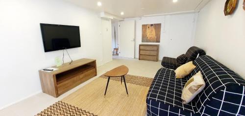 Lantinen District Apartment | Two room 54m2 apt, WiFi, free parking, terrace, near central park