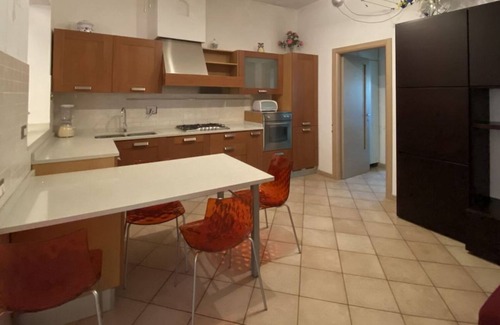 San Vincenzo Apartment | TWO-ROOM APARTMENT SLEEPS 4 IN THE PRINCESS AREA