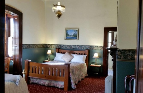 Dubbo House | Two Rooms in Historic Ranelagh House on acres, 2 km to CBD