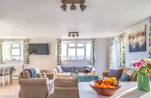 Langstone Cottage | TWO TIDES, pet friendly, character holiday cottage in Langstone