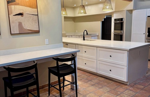Gold Canyon House | TWO Water slides, Pickleball Court, mini golf, lawn Chess
