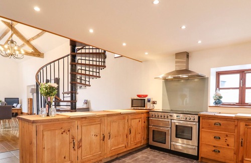 Ruthin House | TY BRITH FARM, family friendly, character holiday cottage in Ruthin
