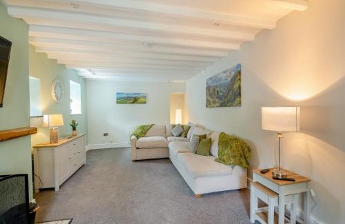 Caernarfon House | Ty Bryn Gloch