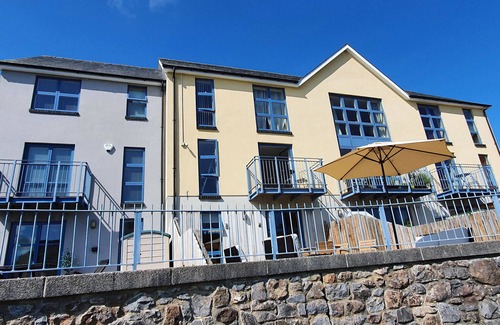 Pembroke Cottage | TY CASTELL, family friendly, with a garden in Pembroke
