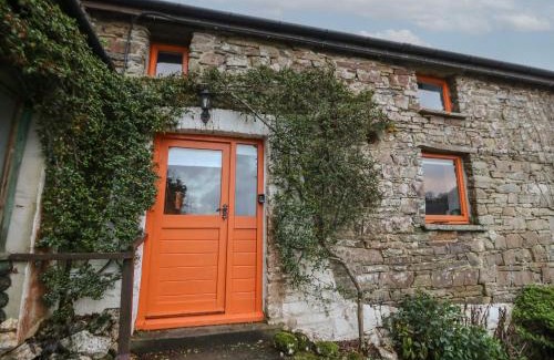 Llanybydder House | Ty Ceffylau