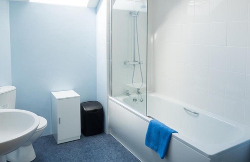Llanllwchaiarn House | Ty Ceiniog New Quay