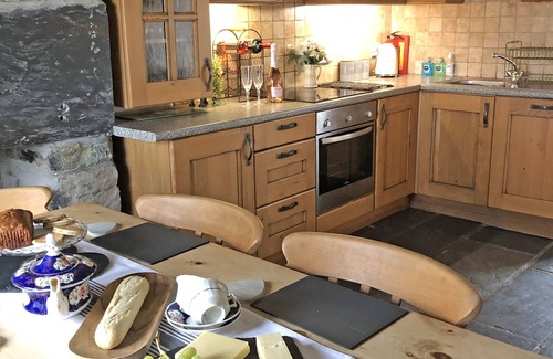 Trawsfynydd House | Ty Cerrig Cottage - Three Bedroom House, Sleeps 6