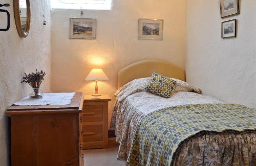New Quay House | Ty Christian