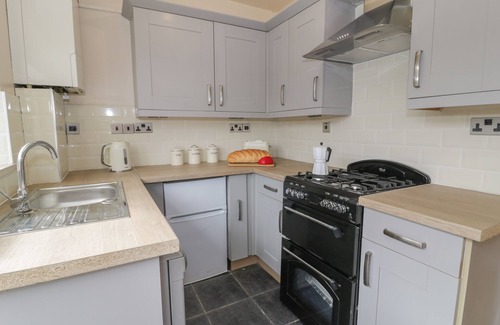 Conwy Cottage | TY CONWY, pet friendly, character holiday cottage in Conwy
