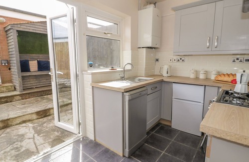 Conwy Cottage | TY CONWY, pet friendly, character holiday cottage in Conwy