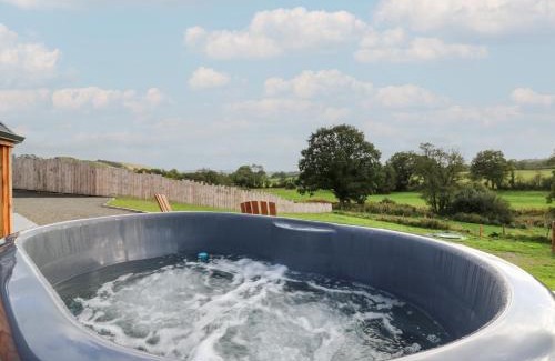 Cribyn House | Ty Crwn - The Roundhouse