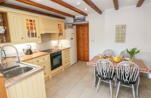 Llansaint Cottage | TY CRYDD, pet friendly, character holiday cottage in Kidwelly