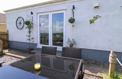 Llangynin Cottage | Ty Cwtch