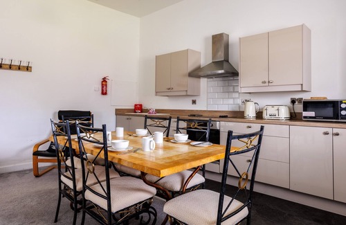Ty Croes Cottage | Ty Cwyfan: 3‑Bed Ground-Floor Apartment in Aberffraw | Managed by Anglesey Holiday Lettings