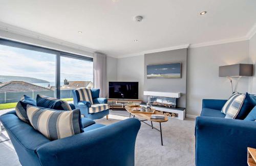 Gwbert House | Ty Eithin