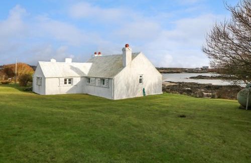 Rhoscolyn House | Ty Gwyn