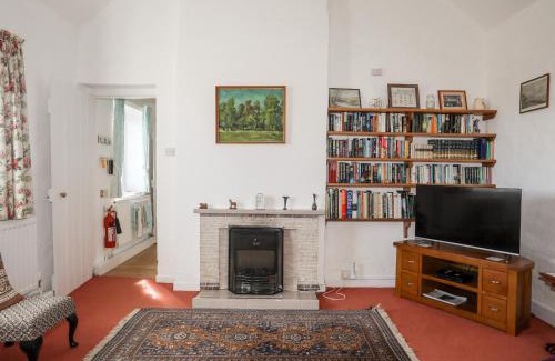 Beaumaris House | Ty Hir