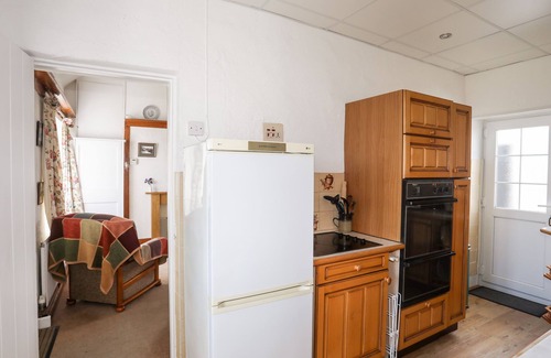 Beaumaris Cottage | TY HIR, pet friendly, with a garden in Llangoed