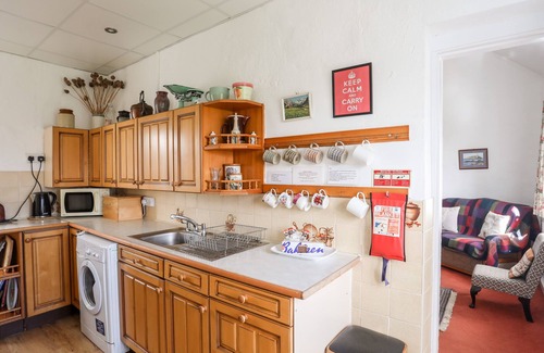 Beaumaris Cottage | TY HIR, pet friendly, with a garden in Llangoed