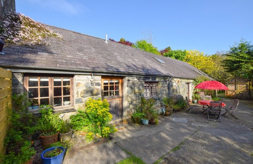 Garndolbenmaen House | Ty Isaf - Two Bedroom House, Sleeps 4