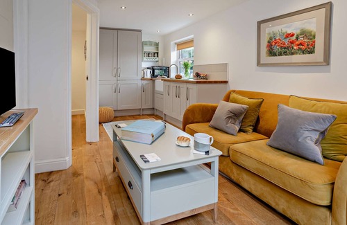 Abergavenny House | Ty-Llew Hideaway - One Bedroom House, Sleeps 2