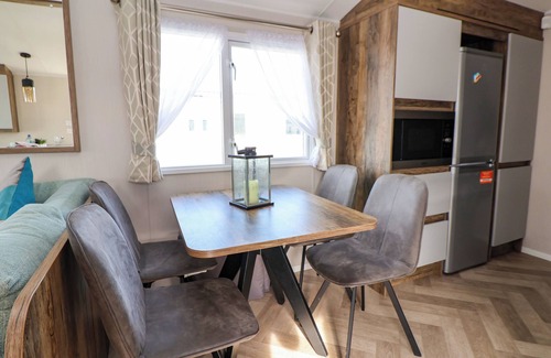 Towyn Cottage | TY MAWR RETREAT, family friendly, country holiday cottage in Towyn