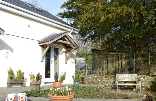 Llandeilo House | Ty Newydd Cottage