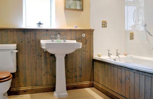 Llandeilo House | Ty Newydd Cottage
