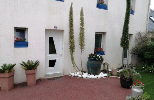 Saint-Pol-de-Leon House | Ty Pempoul - logement 2 chambres - 100 m de la plage