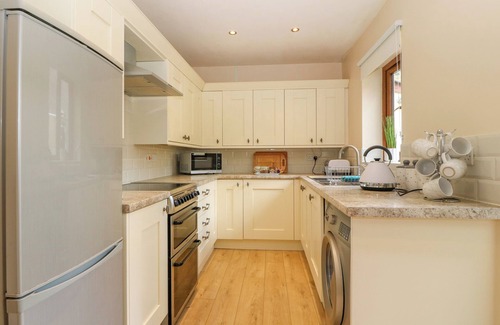 Gwynedd- Snowdonia House | TY PILI PALA, family friendly, with a garden in Betws-Y-Coed