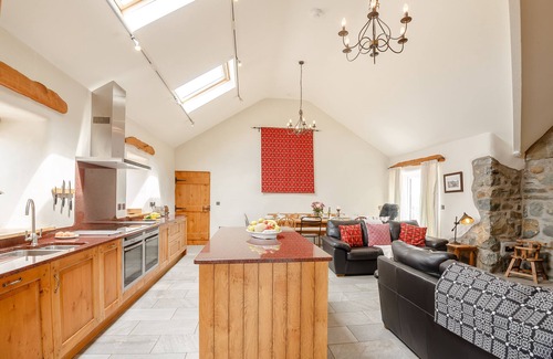 Garn Fadryn House | Ty'r Mynach - Nine Bedroom House, Sleeps 24