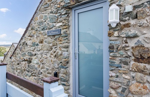 Ty Croes Cottage | Ty Rhiannon: 1‑Bed First-Floor Apartment in Aberffraw | Managed by Anglesey Holiday Lettings