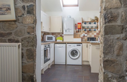 Trefasser Cottage | Ty Uchaf Cottage, Holiday Cottage Pwll Deri, Strumble Head, Sleeps 5, 2 bedrooms, bathrooms