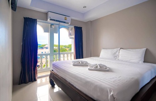 Choeng Thale Hotel | Tyler Cherngtalay