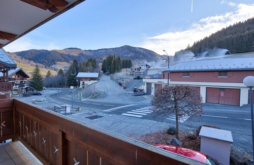 Notre-Dame-de-Bellecombe Apartment | Typical apartment at the foot of the slopes with balcony, Wi-Fi, parking