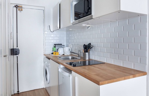8th Arrondissement Apartment | Typical nest on Champs-Elysées - Civil lease