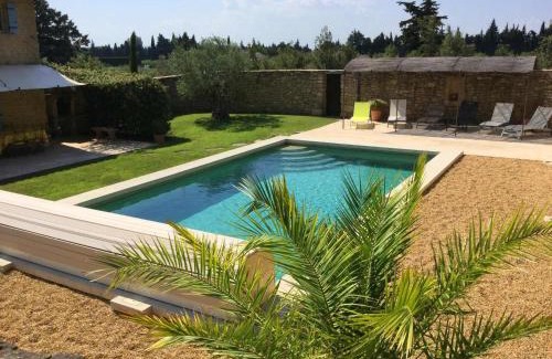 Cheval-Blanc Villa | typical provencal bastide, built of local stones, in the luberon in cheval-blanc with secured pool and wifi -sleeps 6 people.