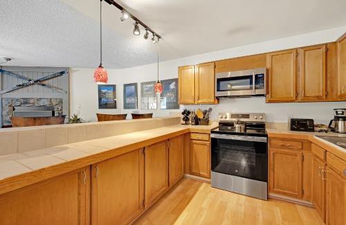 Four O'Clock Apartment | Tyra Summit A2B by Ski Country Resorts