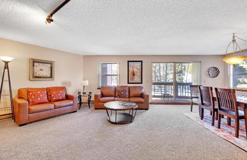 Four O'Clock Apartment | Tyra Summit A2B by Ski Country Resorts