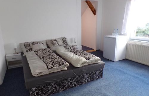 Jinolice Hotel | U Křemílka