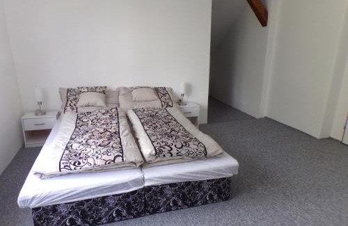Jinolice Hotel | U Křemílka