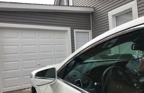 Detroit - Shoreway House | Uber Close to Ohio City, Cleveland (Upper)