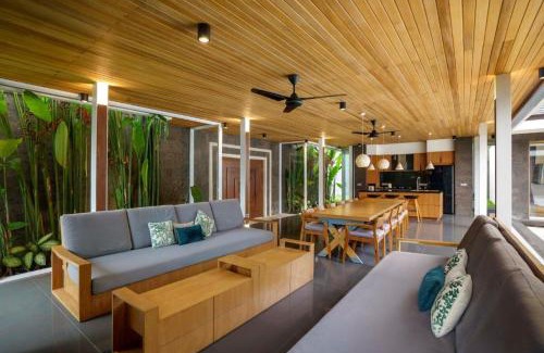 Melayang Villa | Ubud Exotic 6 BR Villa Coconut Trees CYN