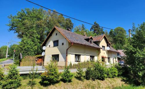 Karlovice House | Ubytovani U Švýcarů