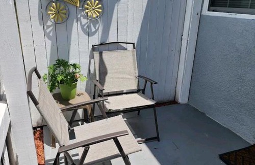 Orlando Apartment | UCF, Beaches & Shopping. Orlando