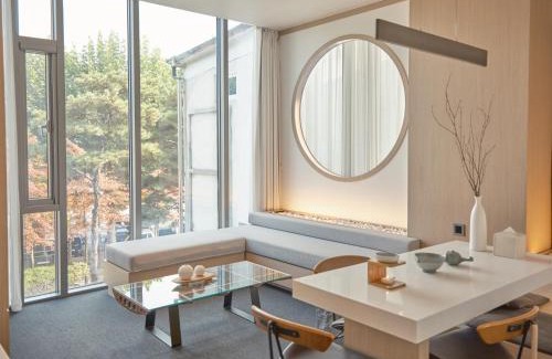 Jungnim-dong Hotel | UH Suite The Seoul
