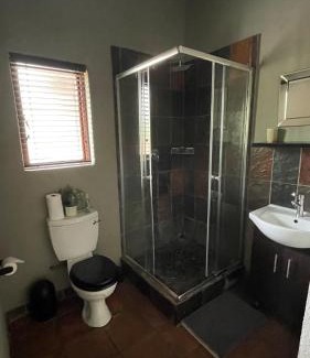 Hoedspruit Cabin | Ujabule Lodge